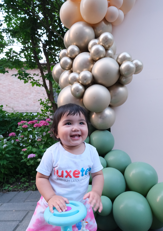 thyme green latex balloons